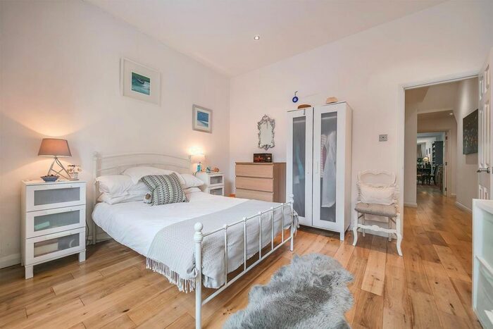 2 Bedroom Flat To Rent In Cavendish Road, Balham, London, SW12