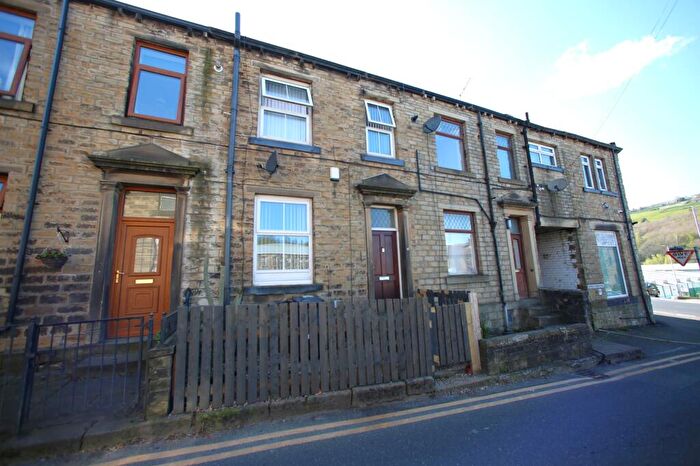 2 Bedroom Terraced House To Rent In Hoyle House Fold, Linthwaite, HD7