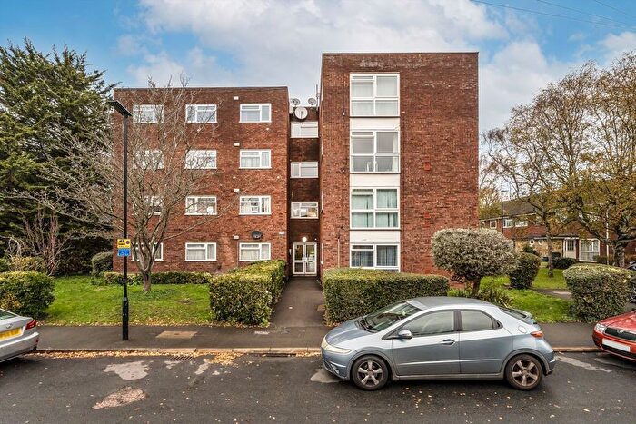 2 Bedroom Flat To Rent In St. Christophers Close, Isleworth, TW7