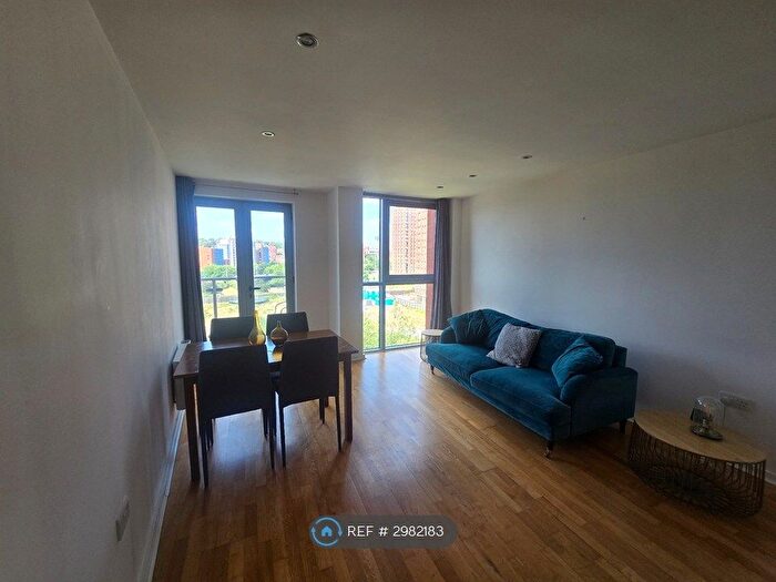 2 Bedroom Flat To Rent In Beringa, Leeds, LS12