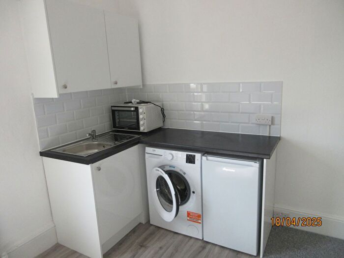 Studio To Rent In Forest Drive West, Leytonstone, E11