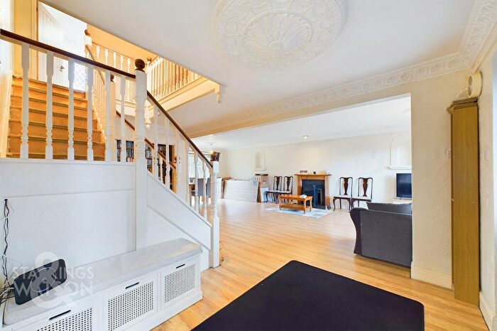 6 Bedroom Detached House For Sale In Shakespeare Way, Taverham, Norwich, NR8