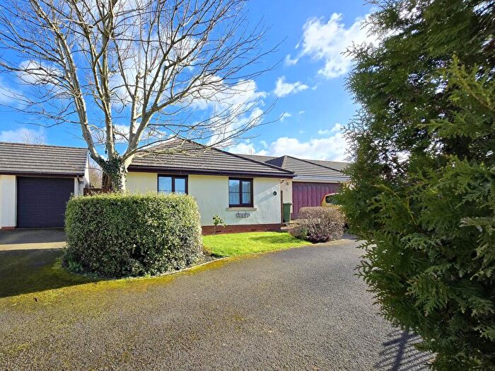 2 Bedroom Bungalow For Sale In East Ridge View, Bideford, EX39