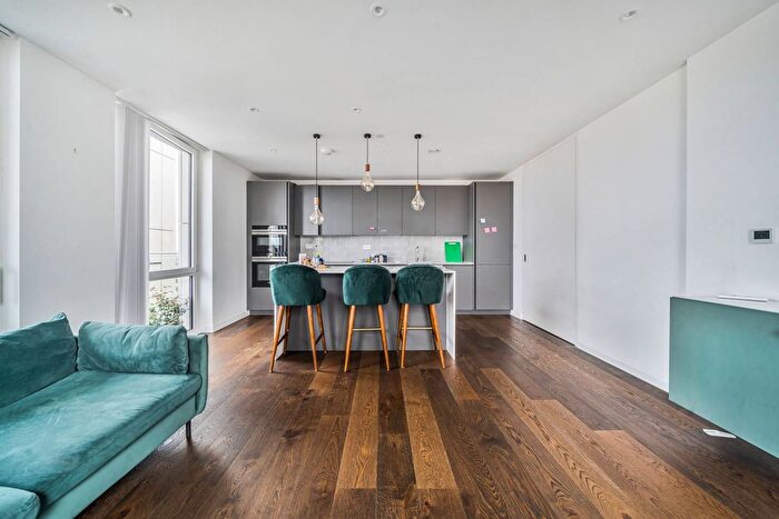 2 Bedroom Flat To Rent In Bollo Lane, Chiswick, London, W4
