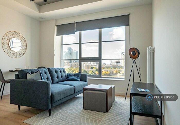 Studio To Rent In Douglass Tower, London, E14