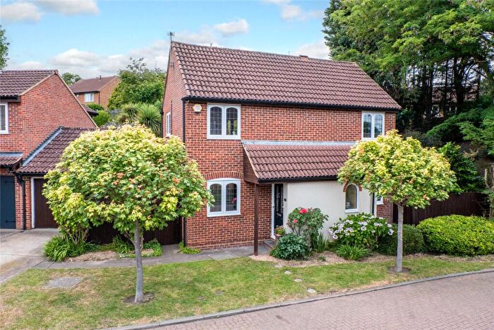 3 Bedroom Detached House For Sale In The Sandpipers, Gravesend, Kent, DA12
