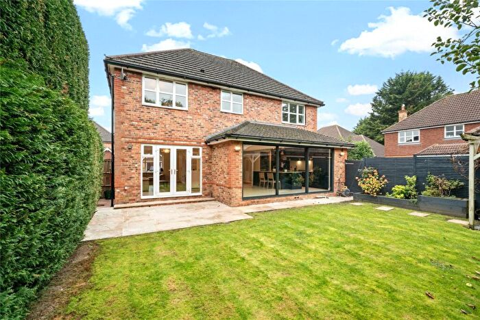 4 Bedroom Detached House To Rent In St Andrews Close, Thames Ditton, Surrey, KT7
