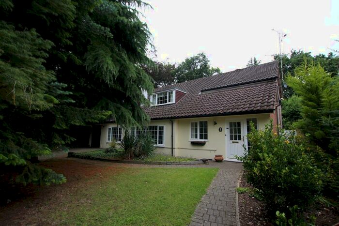 6 Bedroom Detached House To Rent In Pyrford, GU22