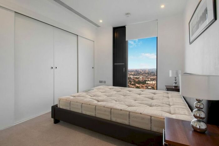 2 Bedroom Flat To Rent In Walworth Road, Elephant And Castle, London, SE1