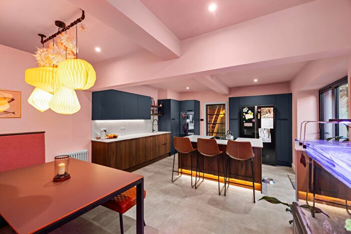 3 Bedroom Semi Detached House For Sale In Union Terrace, Dundee, DD3