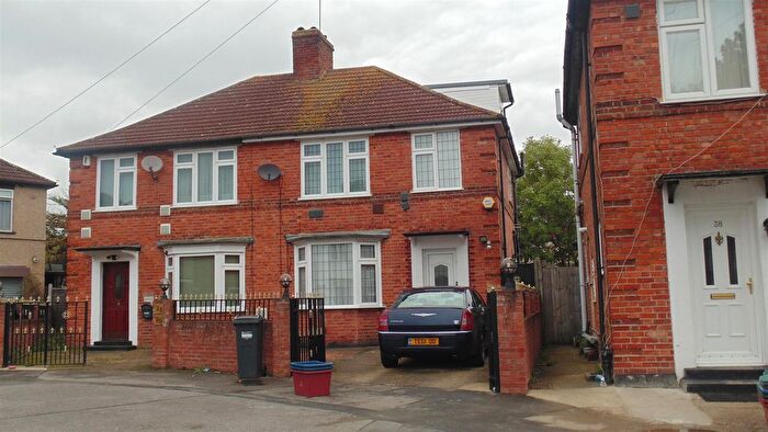4 Bedroom Property To Rent In Colwyn Crescent, Hounslow, TW3