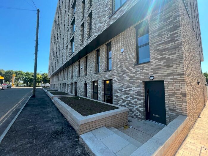 3 Bedroom End Of Terrace House To Rent In Regent Plaza, Duncan Street, Salford, M5
