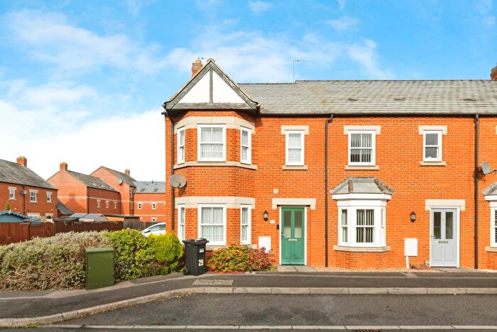 3 Bedroom End Terrace House For Sale In Barr Piece, Wolverton, Milton Keynes, Buckinghamshire, MK12