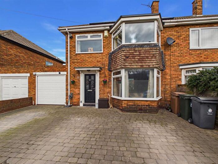 3 Bedroom Semi Detached House For Sale In Beach Road, Tynemouth, NE30