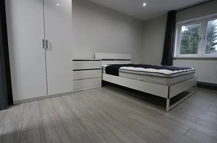 2 Bedroom Flat To Rent In Langley Park Road, Sutton, SM2