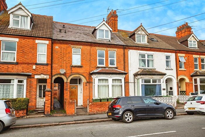 6 Bedroom Terraced House For Sale In Great Central Road, Loughborough, LE11