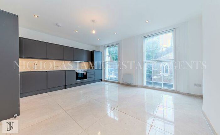 2 Bedroom Flat To Rent In Camden Road, Camden, London, NW1