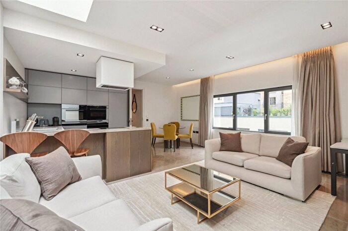 2 Bedroom Flat To Rent In Babmaes Street, St James, London, SW1Y