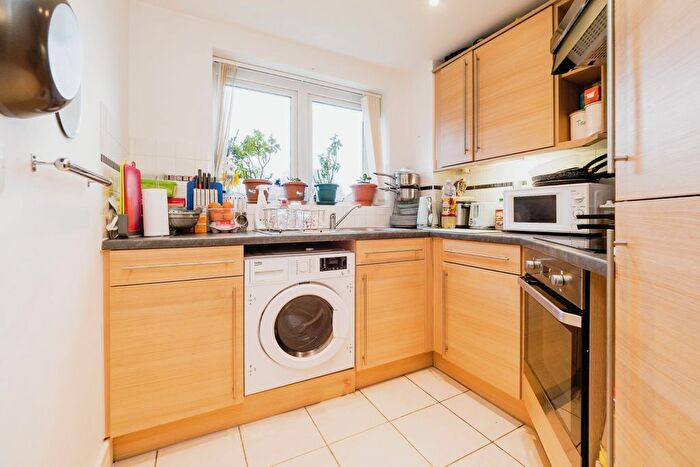 1 Bedroom Flat For Sale In Devereux Court, - Snakes Lane West, Woodford Green, Essex, IG8