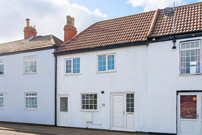 3 Bedroom Cottage To Rent In Main Street, Welwick, HU12