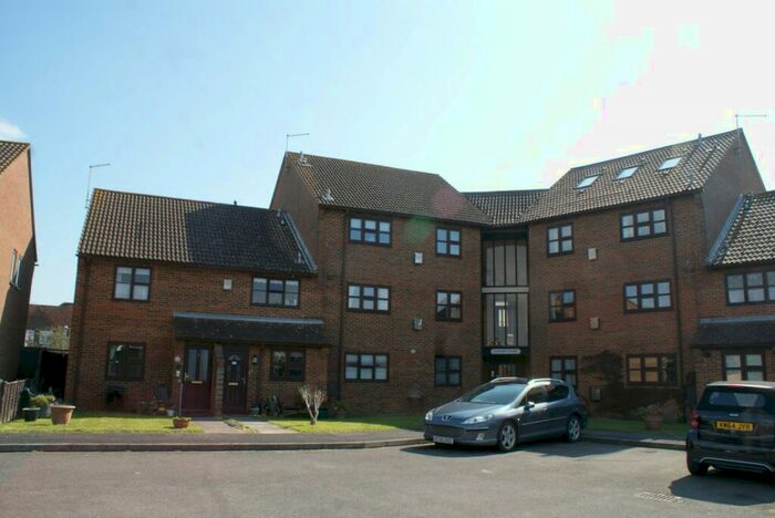 2 Bedroom Apartment To Rent In Lynden Court, Hayling Island, PO11