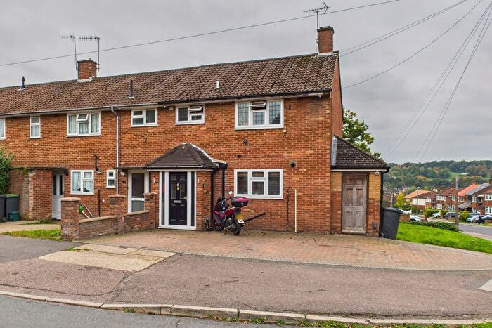 5 Bedroom End Of Terrace House For Sale In Oak Street, Hemel Hempstead, HP3