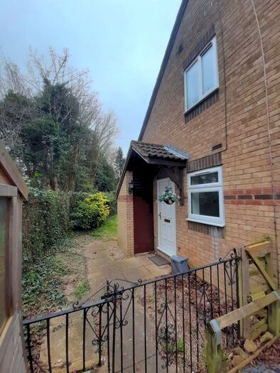 1 Bedroom Semi-Detached House To Rent In Hornbeam Road, Bicester, OX26