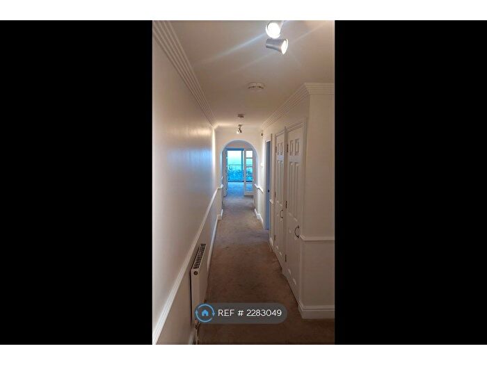 3 Bedroom Flat To Rent In Chiltern House, Harrow On The Hill, HA1