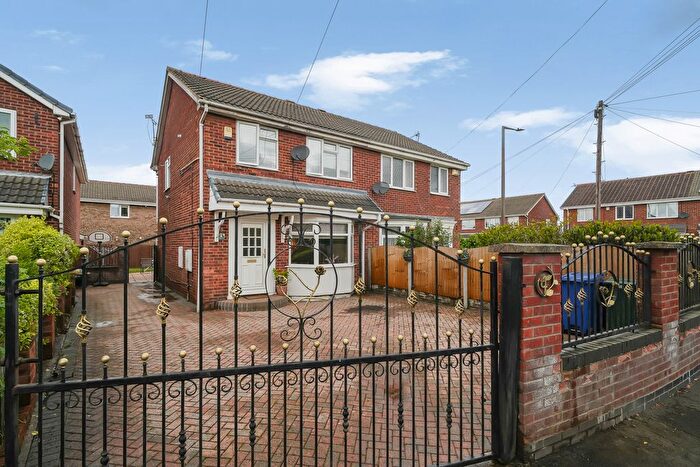 3 Bedroom Semi-Detached House For Sale In Kepple Close, Rossington, DN11