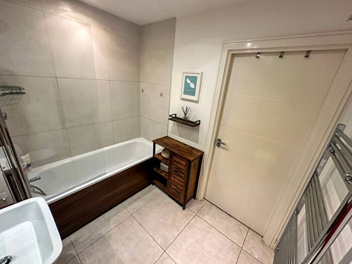 2 Bedroom Flat For Sale In Dickens Yard, London, W5