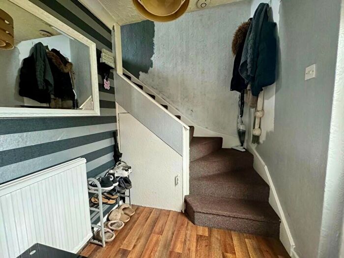 2 Bedroom Semi-Detached House For Sale In Sycamore Road, Carlton-In-Lindrick, Worksop, S81