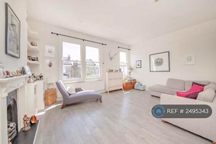 3 Bedroom Maisonette To Rent In Sistova Road, London, SW12
