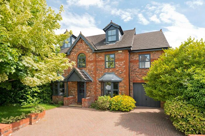 5 Bedroom Detached House To Rent In Matham Road, East Molesey, Surrey, KT8
