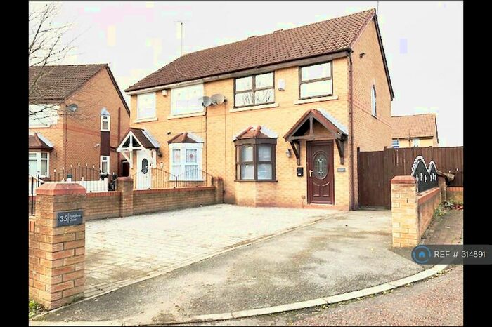 3 Bedroom Semi-Detached House To Rent In Foxglove, Liverpool, L9