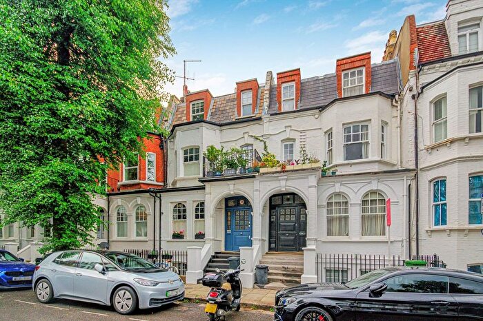 2 Bedroom Flat To Rent In Crookham Road, London, SW6