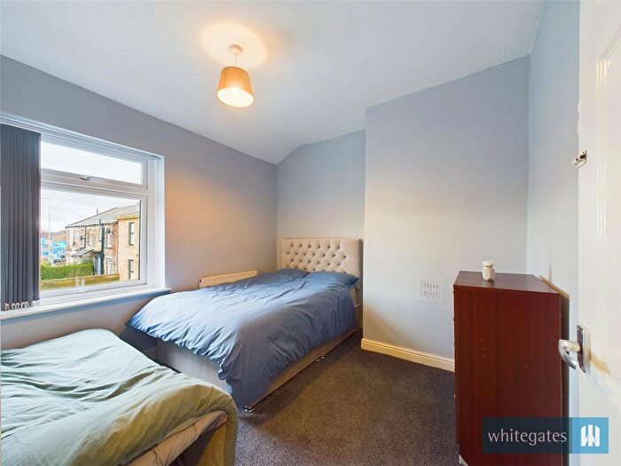 2 Bedroom Detached House To Rent In Gardiner Row, Bradford, West Yorkshire, BD4
