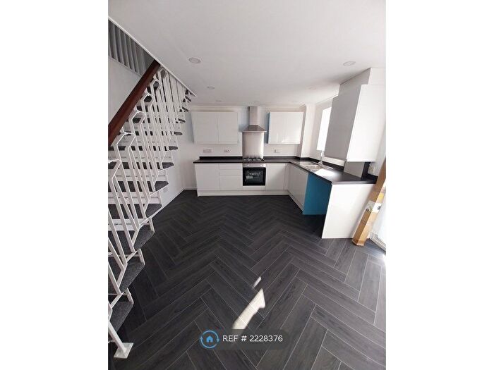 3 Bedroom Terraced House To Rent In Chaffinch Close, Chatham, ME5