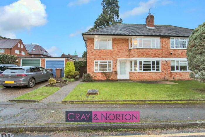 2 Bedroom Maisonette To Rent In Yorke Gardens, Reigate, RH2