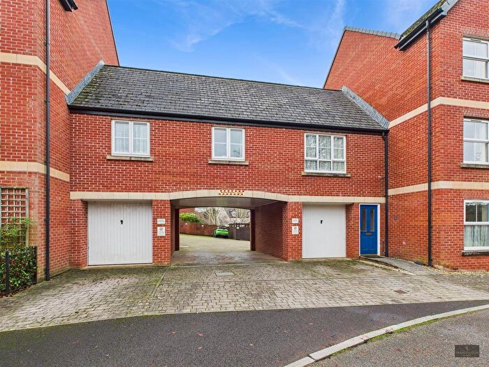 2 Bedroom Property To Rent In Popham Close, Tiverton, EX16