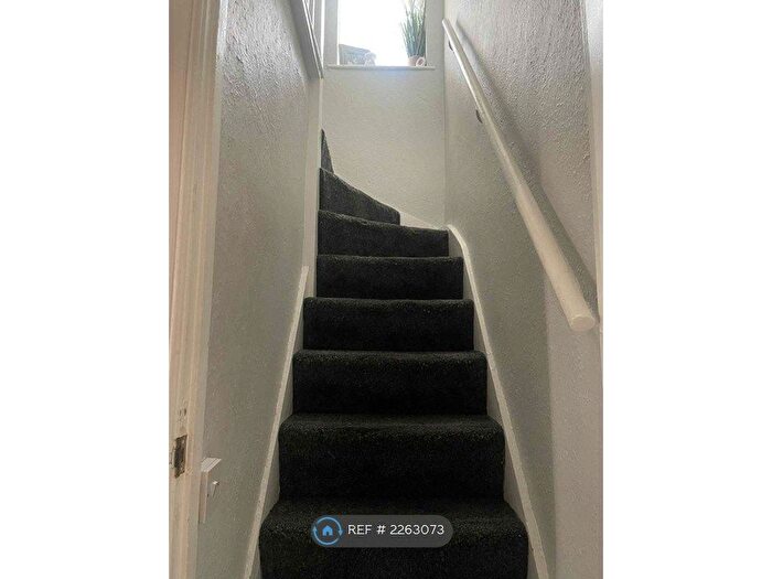 3 Bedroom Terraced House To Rent In Jubilee Place, Morley, Leeds, LS27