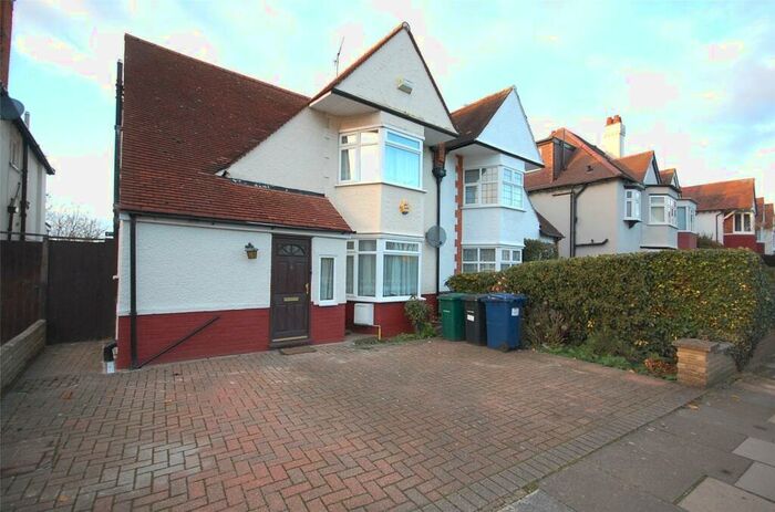 4 Bedroom Semi-Detached House To Rent In Lyndhurst Gardens, Finchley, London, N3