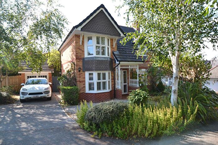 3 Bedroom Detached House For Sale In Near Crook, Thackley, BD10