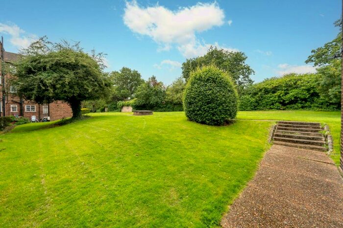 3 Bedroom Flat To Rent In Kings Drive, Wembley Park, Wembley, HA9