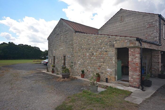 2 Bedroom Cottage To Rent In Whinmoor Nook Farm, York Road, Leeds, West Yorkshire, LS15