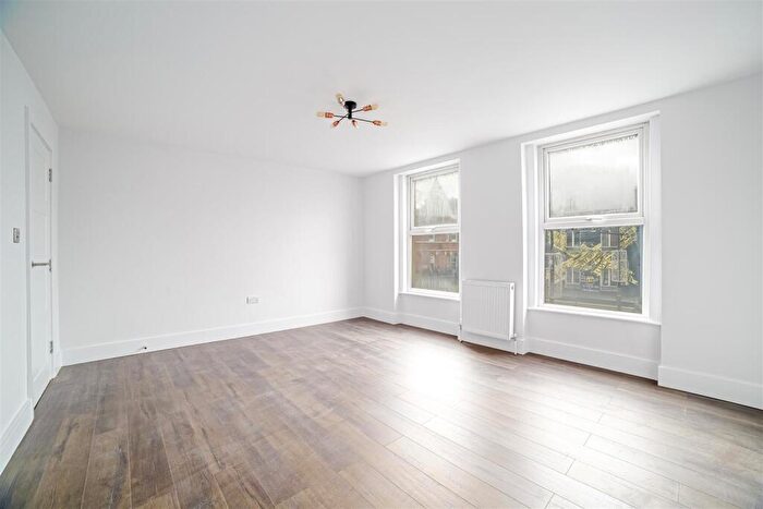 2 Bedroom Flat To Rent In Camden High Street, London, NW1