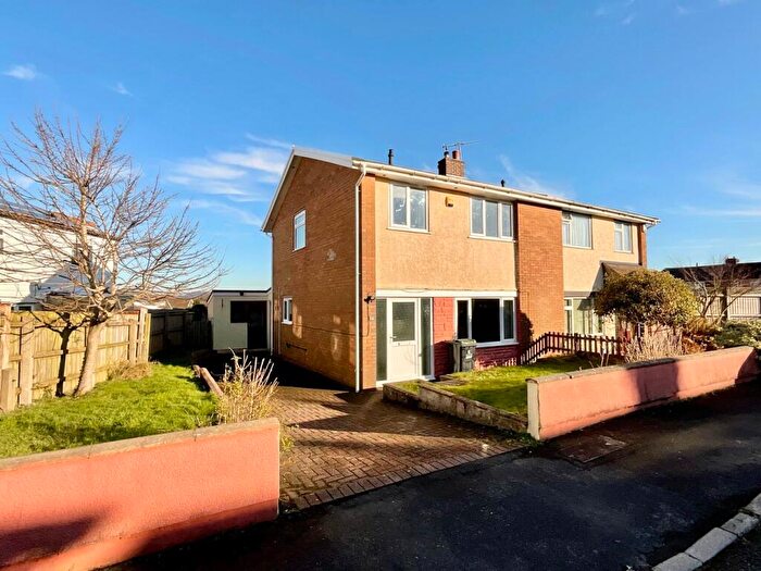 3 Bedroom Semi-Detached House For Sale In Midfield Estate, Penperlleni, Pontypool, NP4