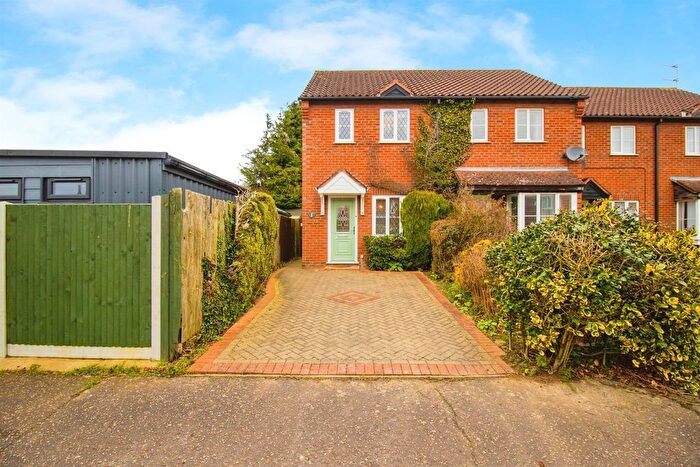 2 Bedroom Semi-Detached House For Sale In Burton Drive, Rackheath, Norwich, NR13