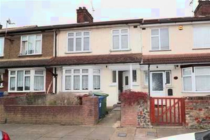 3 Bedroom Terraced House To Rent In Salisbury Road, Grays, RM17