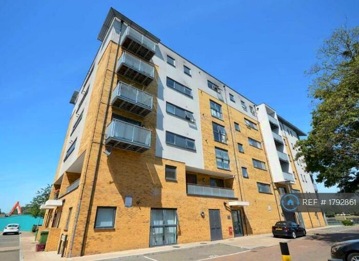 1 Bedroom Flat To Rent In Southmere Drive, London, SE2