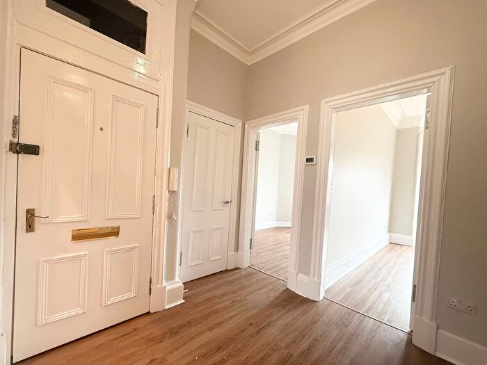 2 Bedroom Flat To Rent In Cumbernauld Road, Glasgow, G31